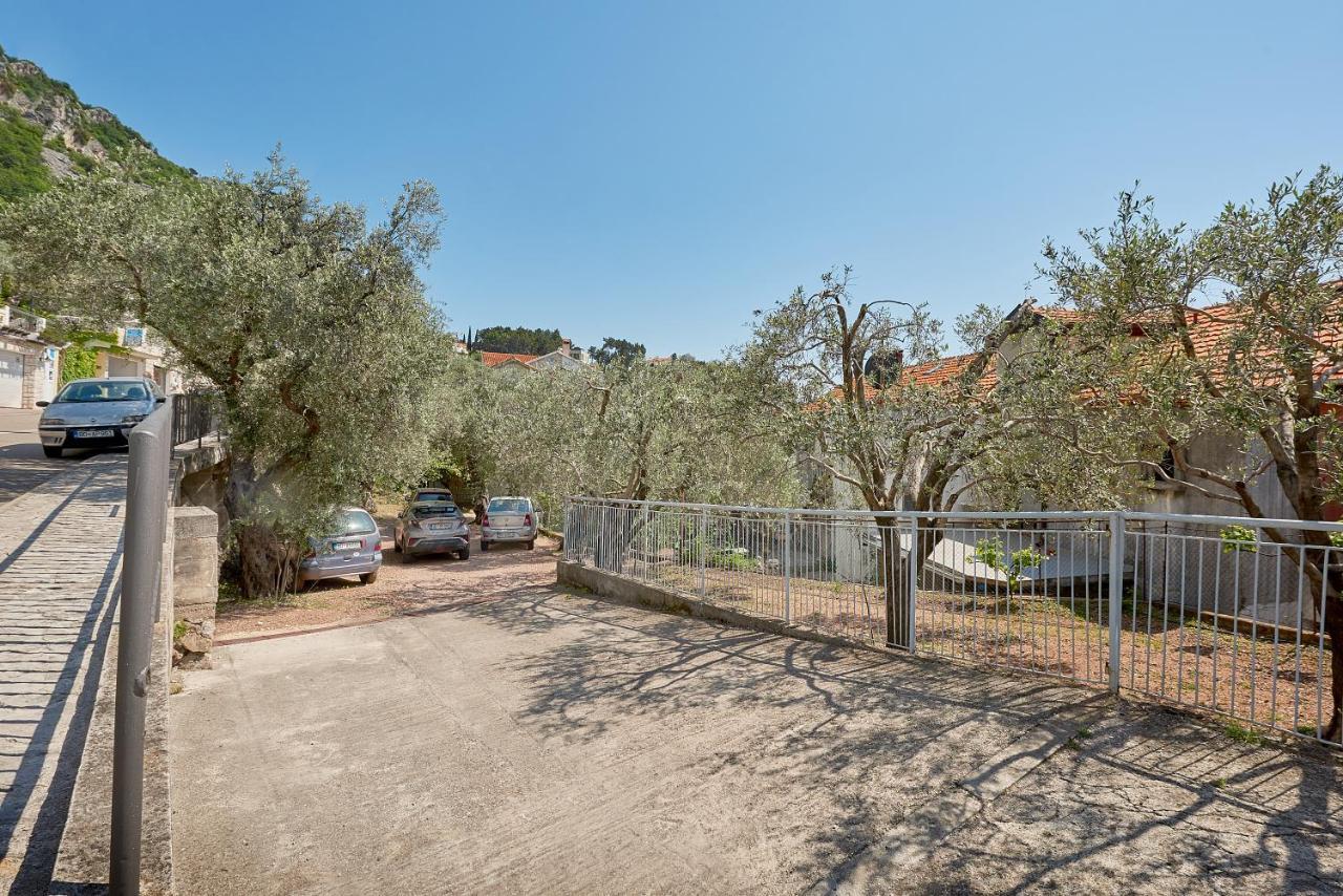Apartmani Kuca U Maslinama Sveti Stefan Eksteriør billede