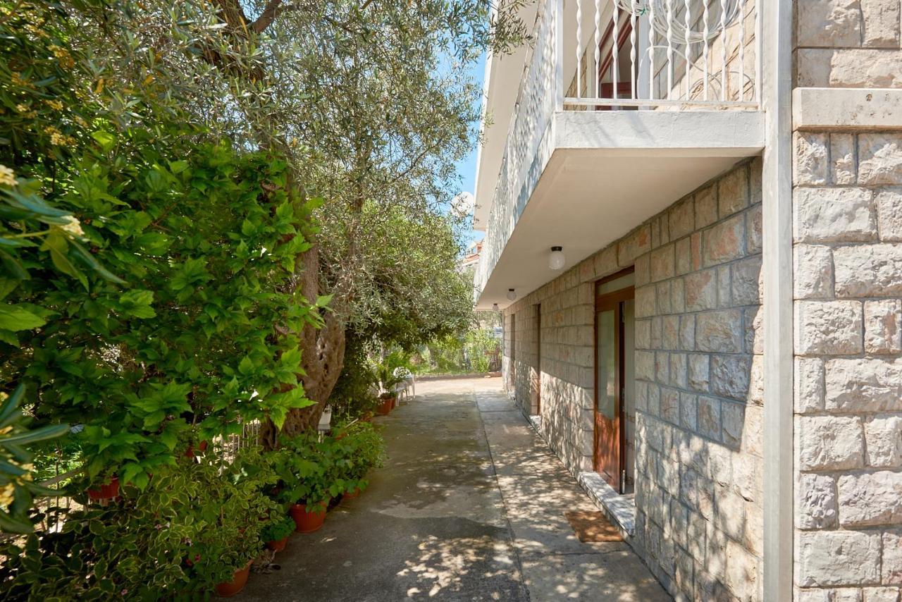 Apartmani Kuca U Maslinama Sveti Stefan Eksteriør billede