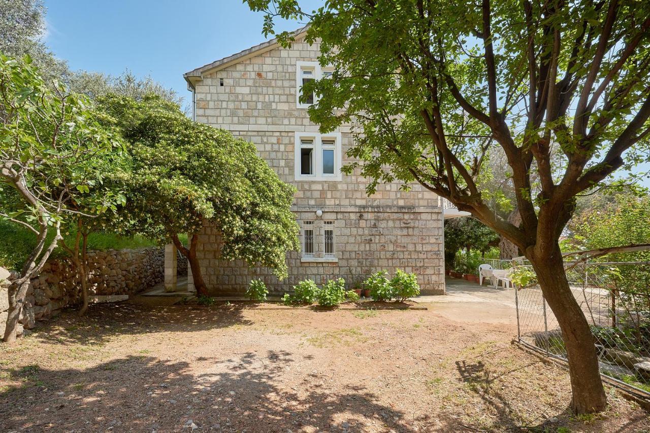 Apartmani Kuca U Maslinama Sveti Stefan Eksteriør billede