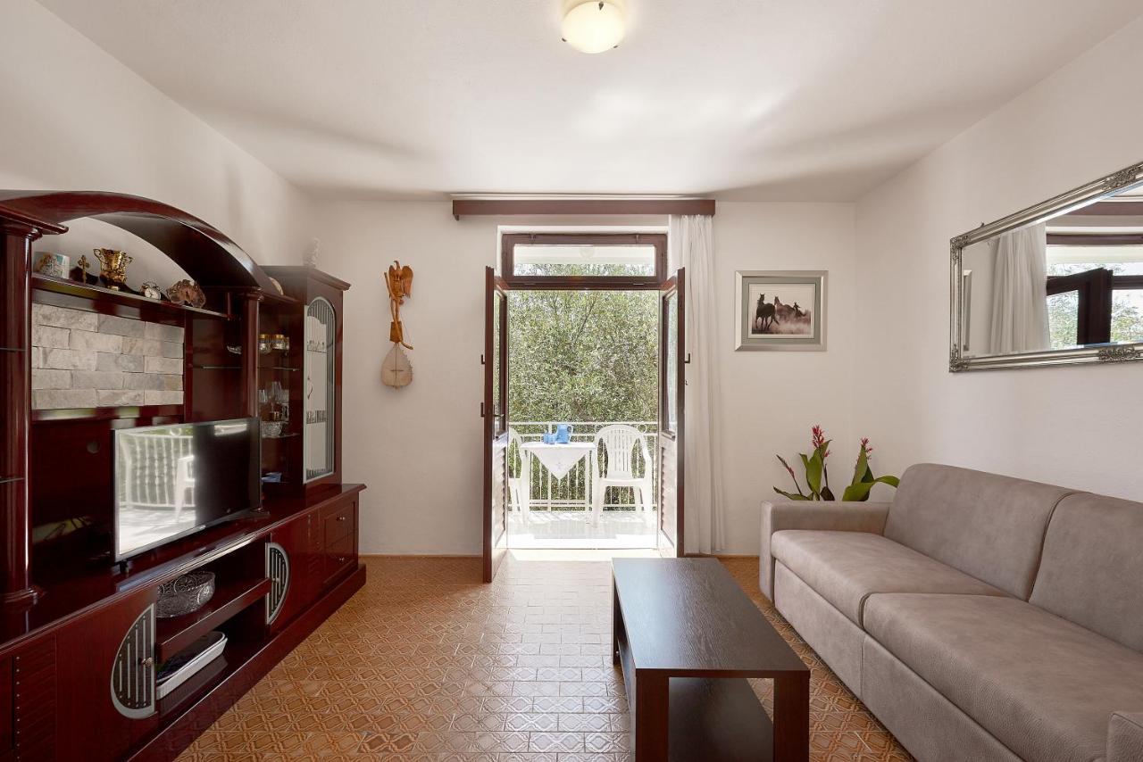 Apartmani Kuca U Maslinama Sveti Stefan Eksteriør billede