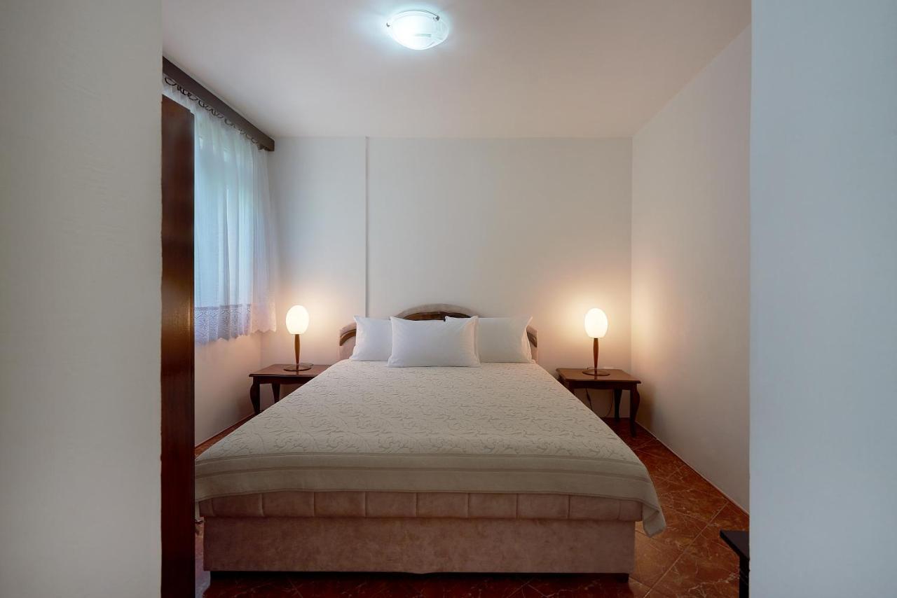Apartmani Kuca U Maslinama Sveti Stefan Eksteriør billede