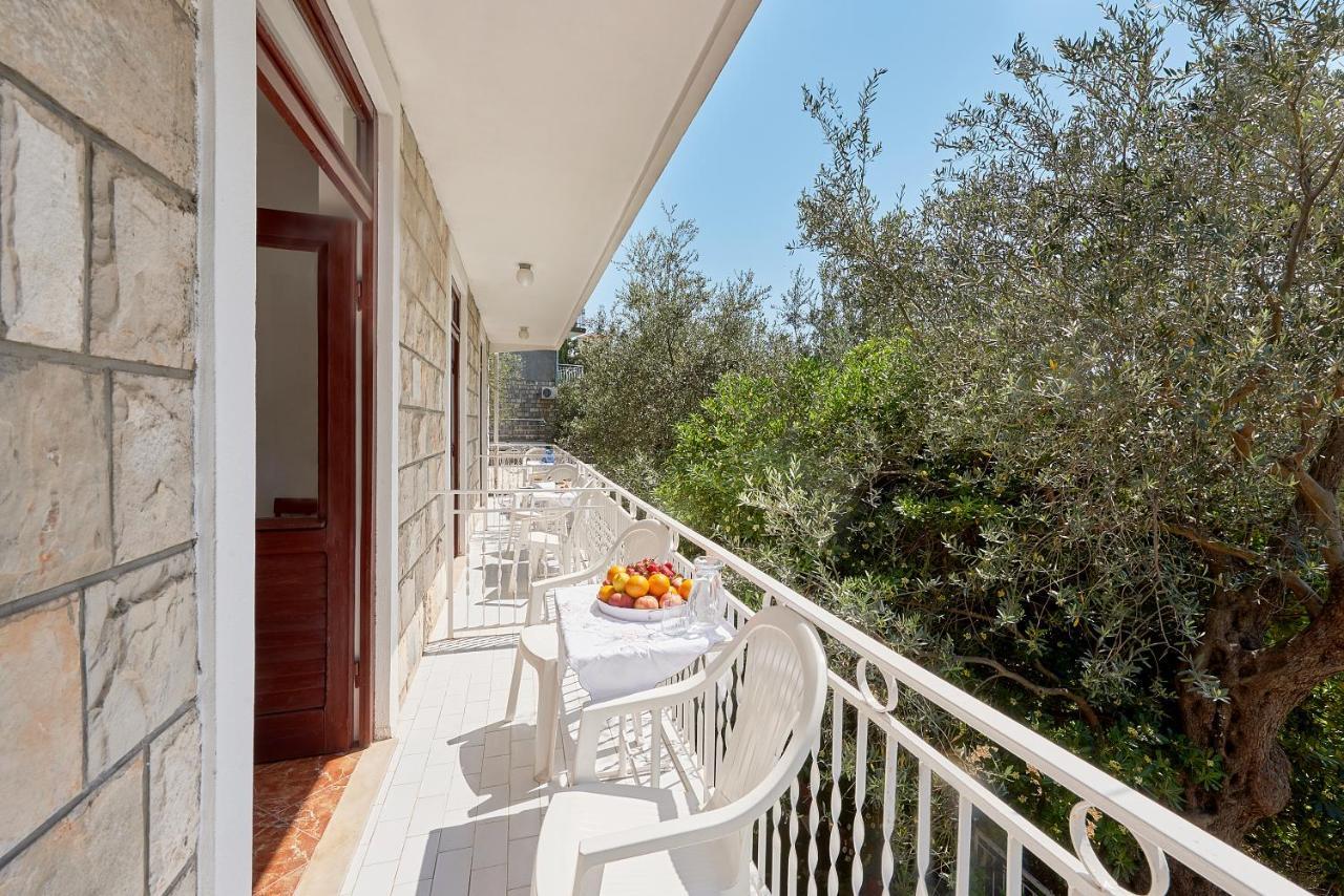 Apartmani Kuca U Maslinama Sveti Stefan Eksteriør billede