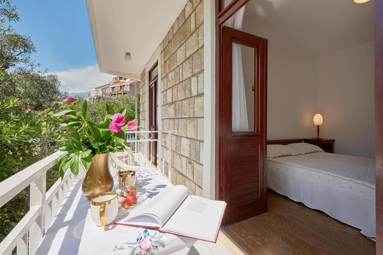 Apartmani Kuca U Maslinama Sveti Stefan Eksteriør billede