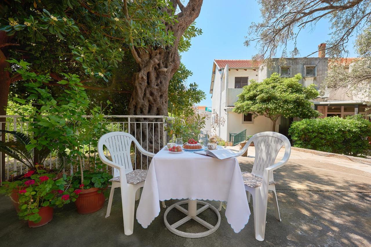 Apartmani Kuca U Maslinama Sveti Stefan Eksteriør billede