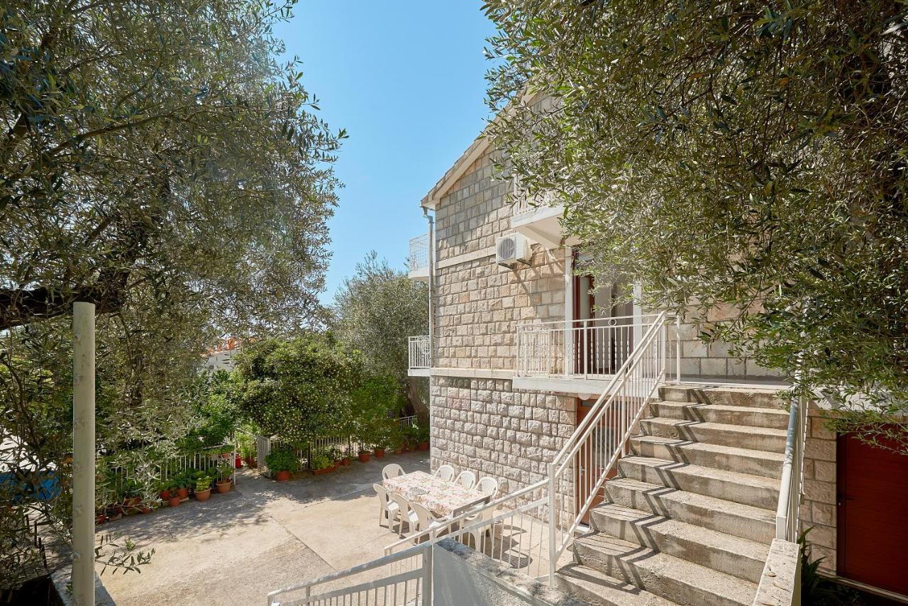 Apartmani Kuca U Maslinama Sveti Stefan Eksteriør billede