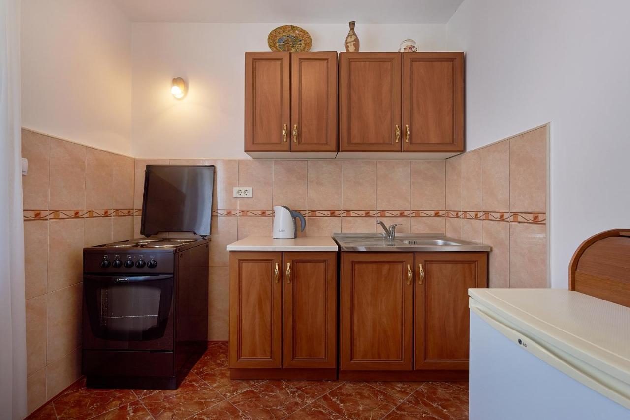 Apartmani Kuca U Maslinama Sveti Stefan Eksteriør billede